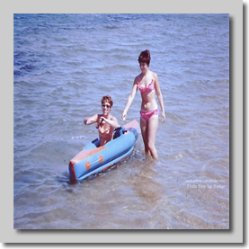 Hilary Frampton & Ann Hurst - Nr Jeddah - Hadj Mar 1968